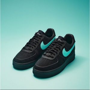 Tiffany & Co. Nike Air Force woman size 7.5